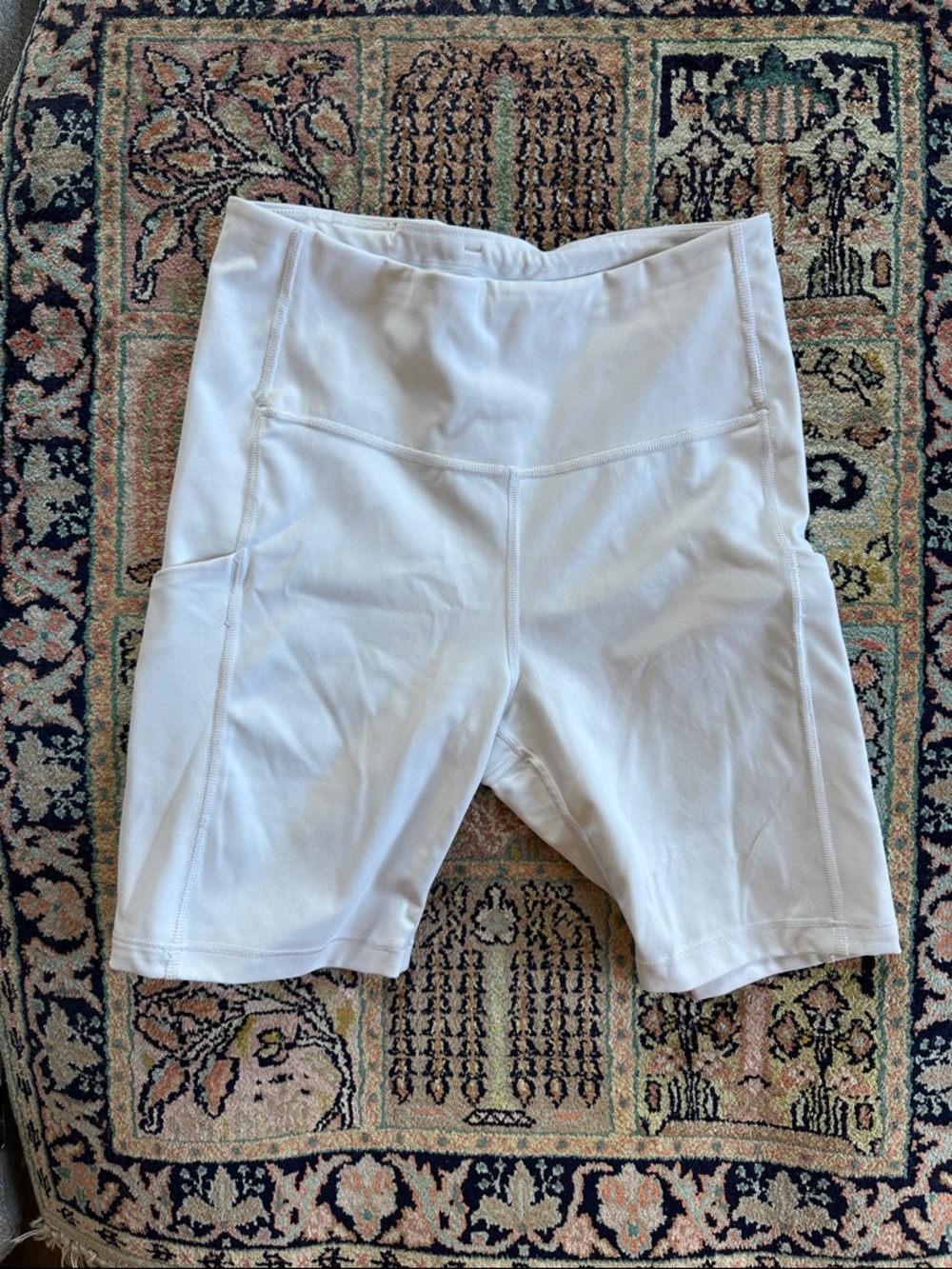 Athleta Ultimate Stash pocket biker shorts S